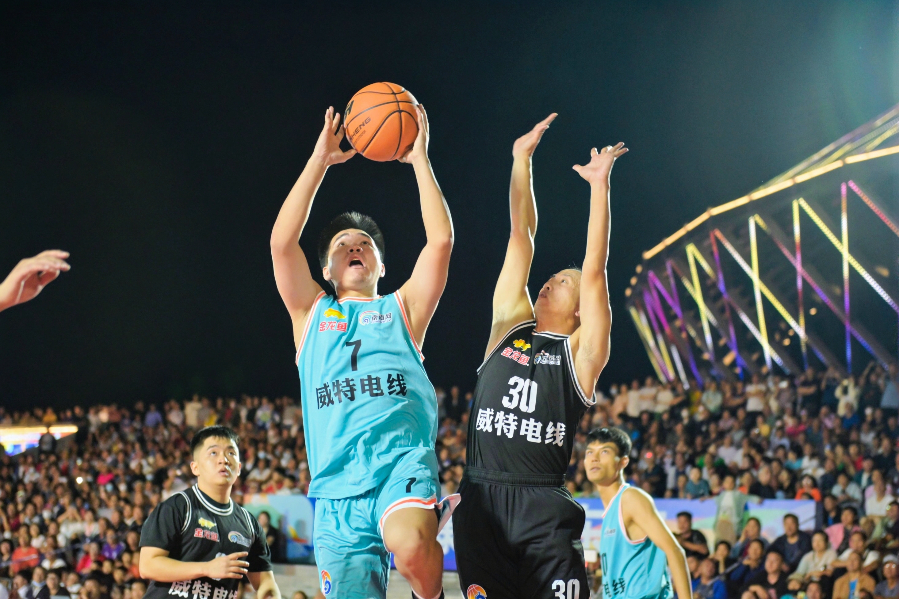 中国篮球超级联赛收官冠军球队站上历史巅峰的简单介绍