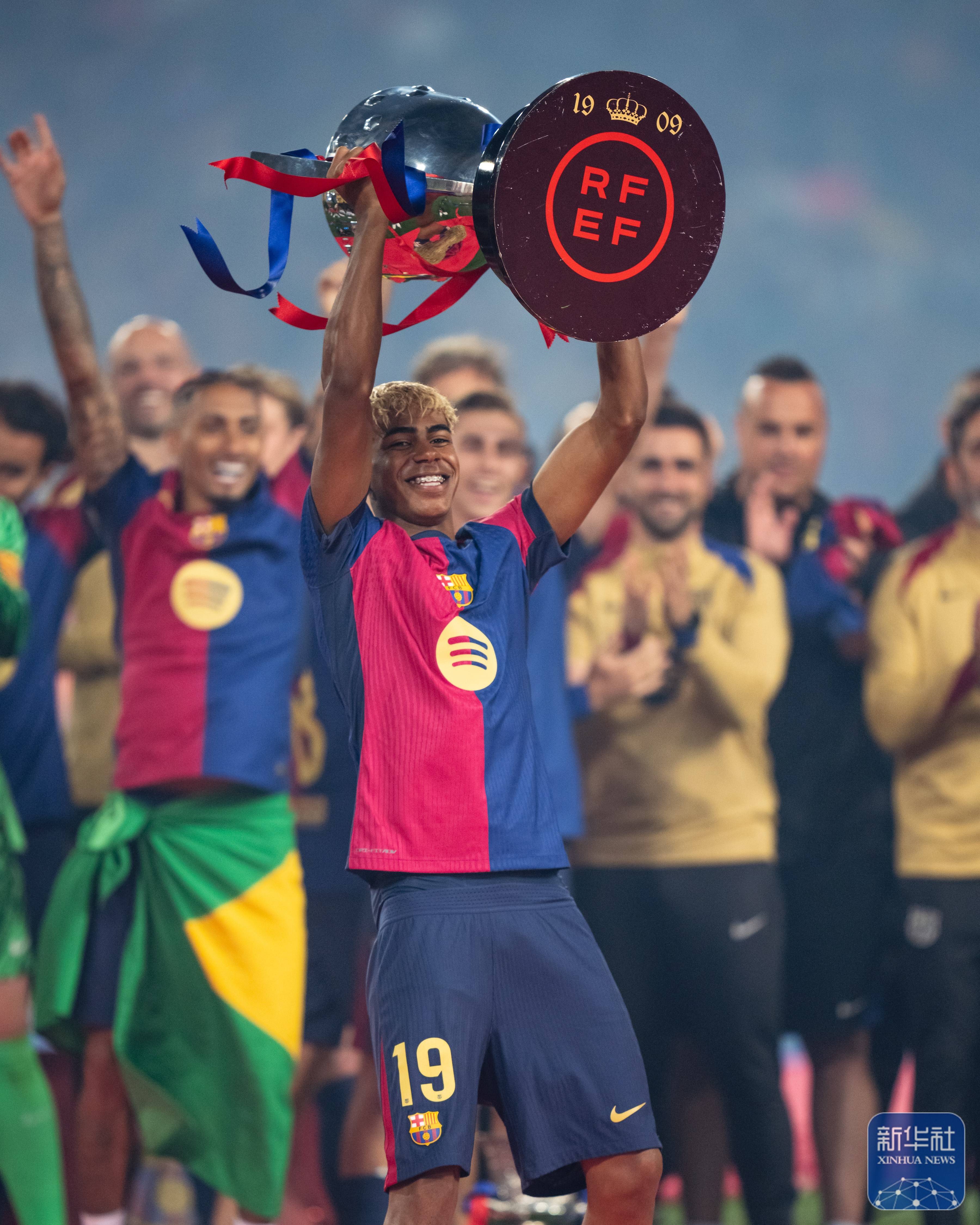 爱游戏官网-巴塞罗那主场被比利亚雷亚尔逼平，积分榜动荡的简单介绍