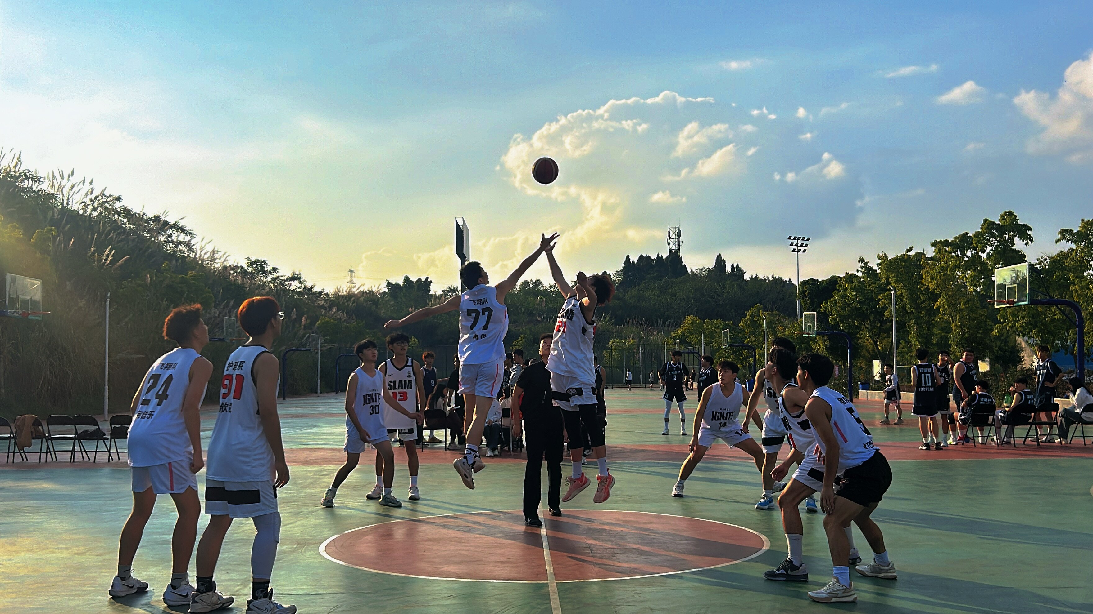 爱游戏网页版入口-新一轮比赛激情上演，球迷热情高涨的简单介绍