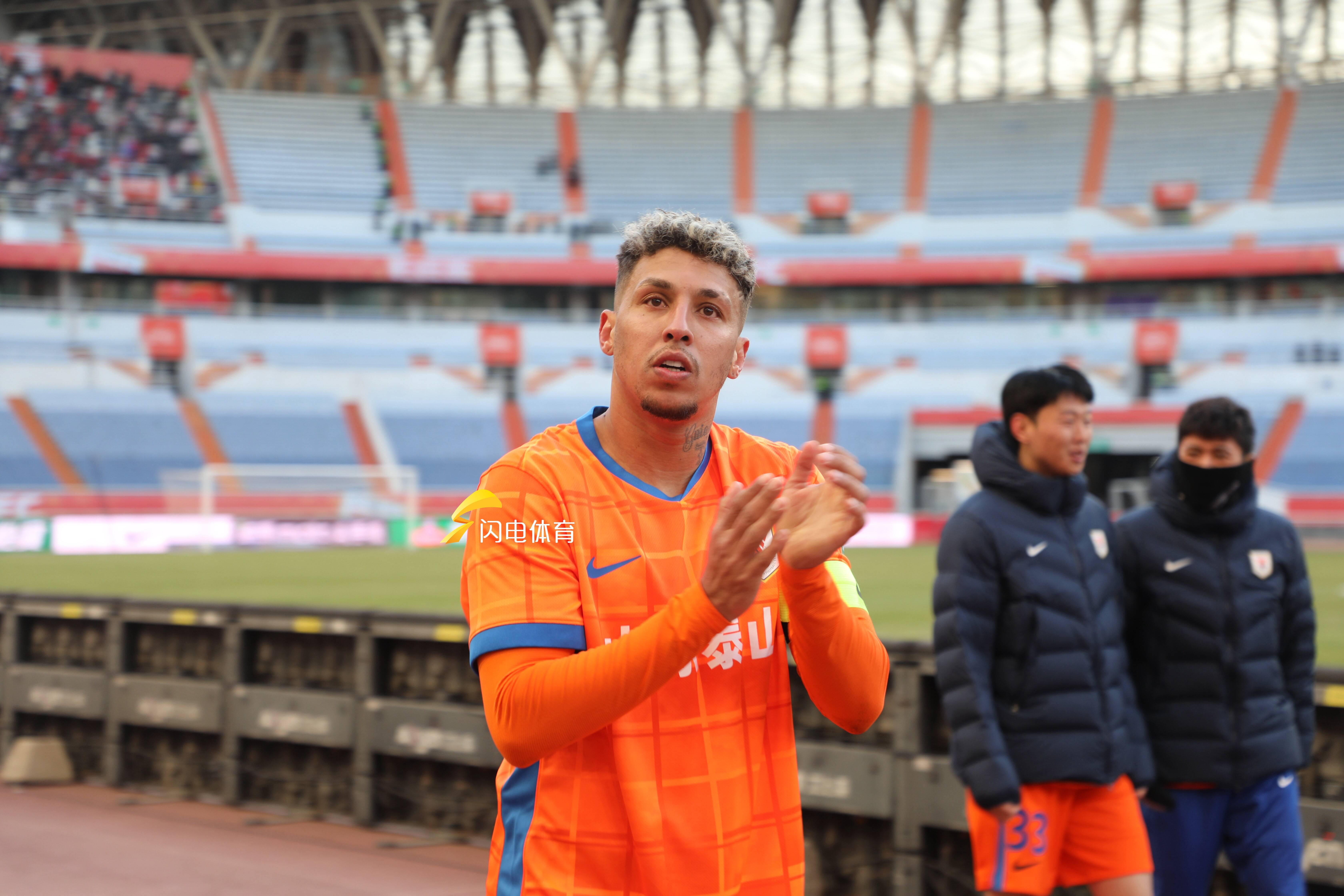 天津泰达主场战平山东鲁能，保持不败