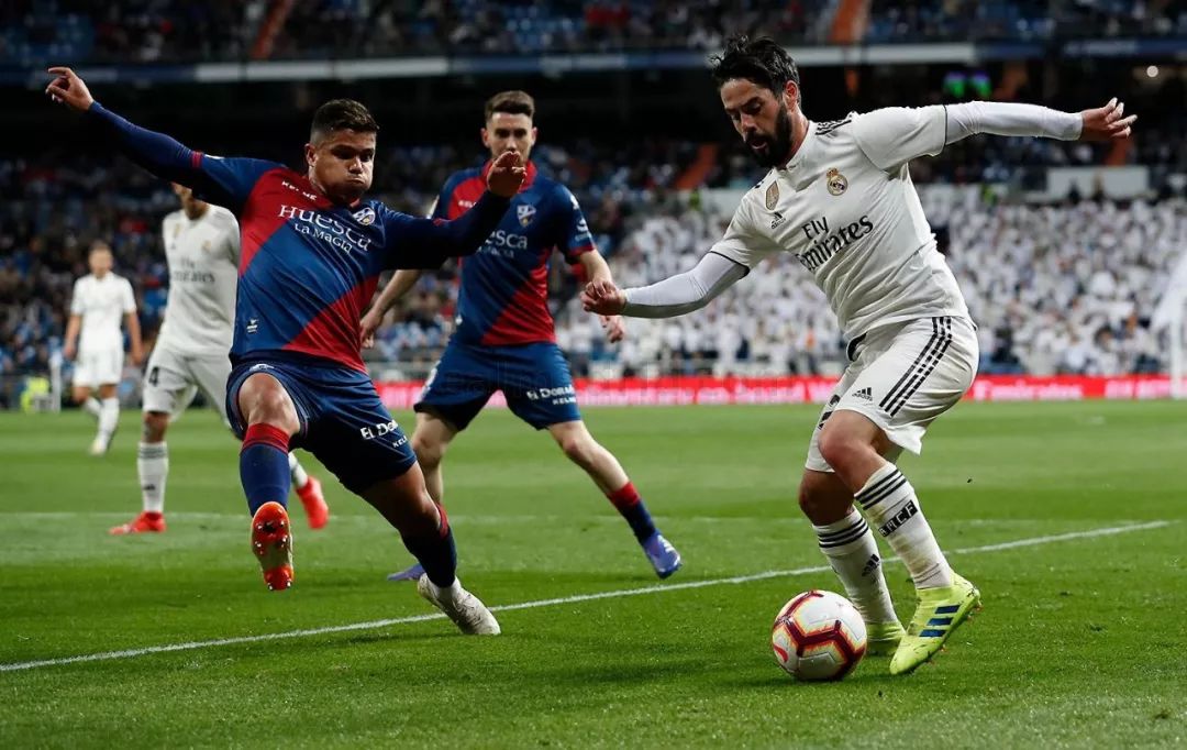 韦斯卡球员送点失利,惨遭绝杀 韦斯卡球员送点失利,惨遭绝杀