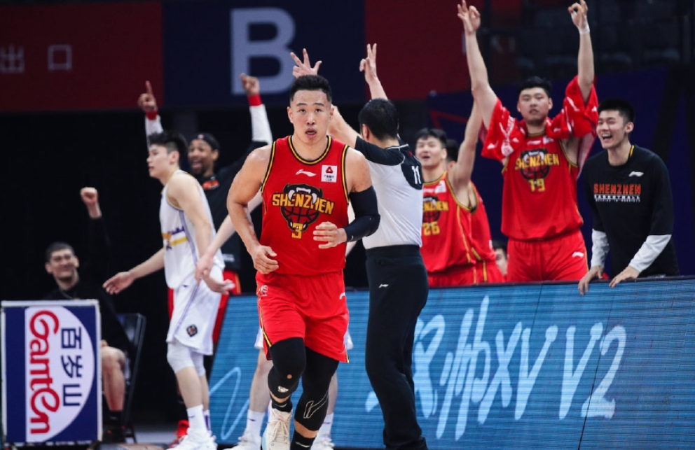 关于热那亚队员集体爆发，赢得重要胜利的信息