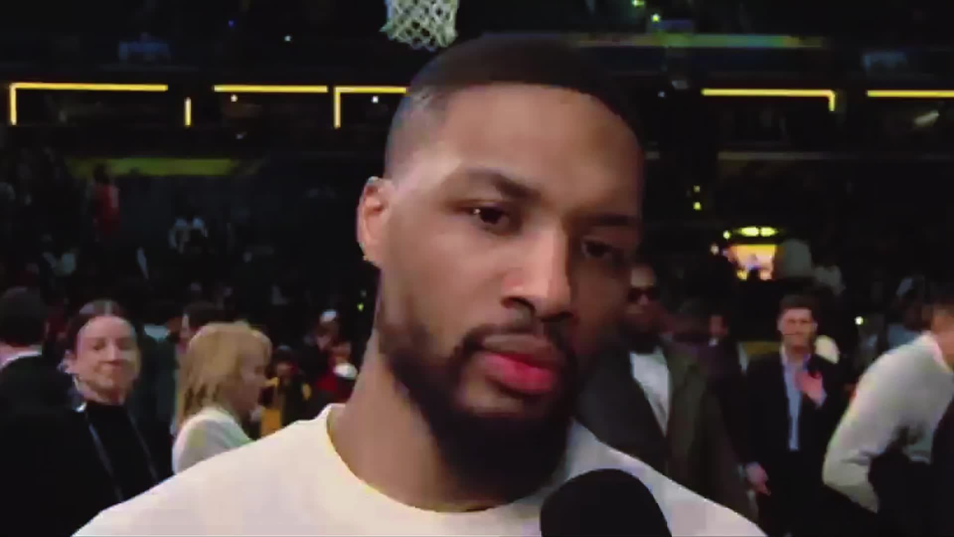 利拉德重返开拓者,球队雄心勃勃,冲击总冠军 利拉德重返开拓者,球队雄心勃勃,冲击总冠军