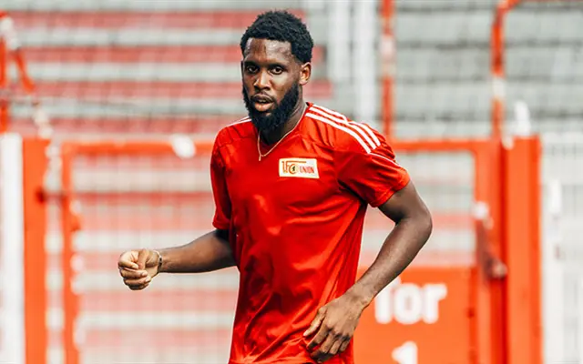 包含RB莱比锡稳居德甲榜首，表现抢眼的词条