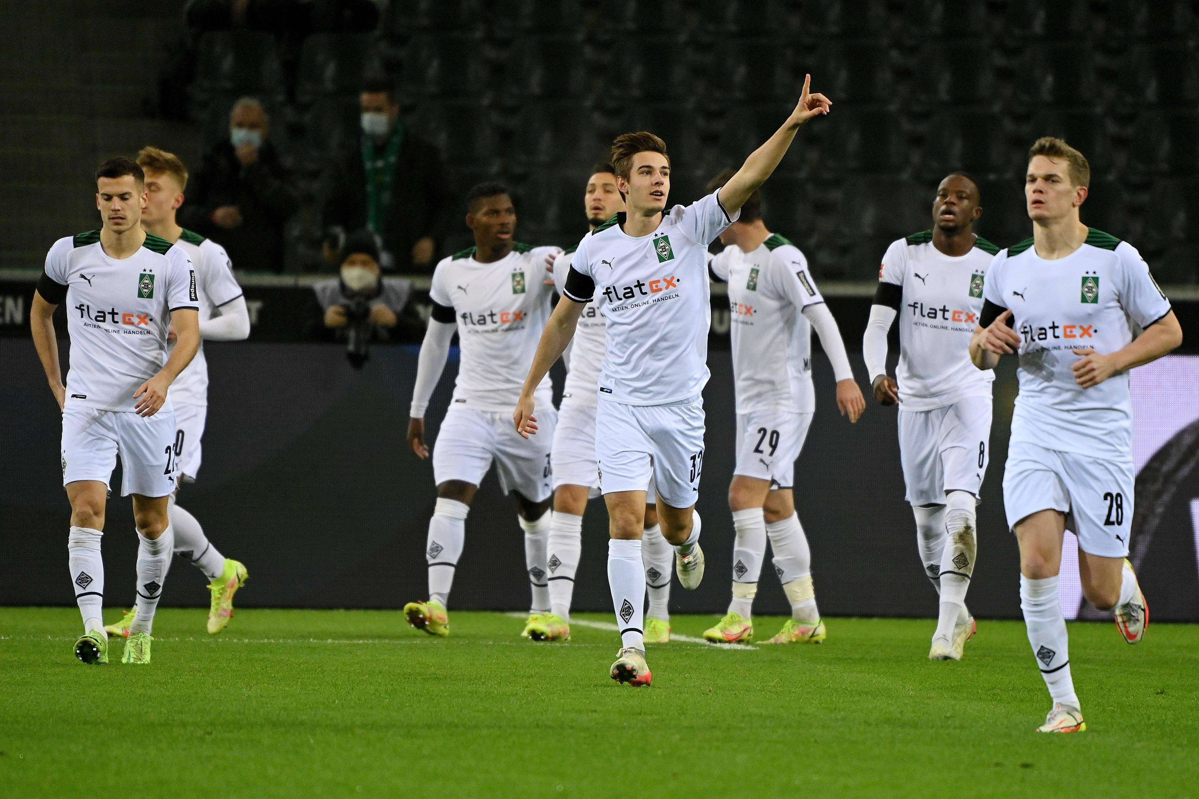 奥格斯堡客场击败对手,霸气庆祝迎来连胜 奥格斯堡客场击败对手,霸气庆祝迎来连胜