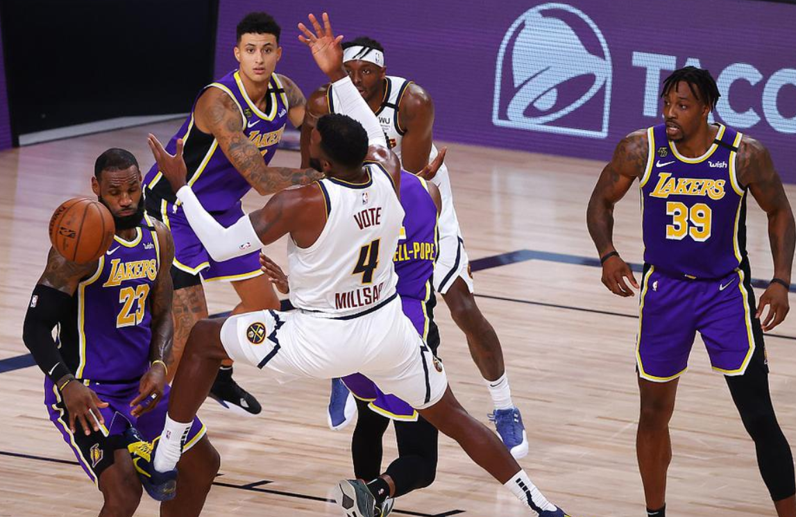 关于霍华德拼尽全力,力挽狂澜,获胜反超的信息 关于霍华德拼尽全力,力挽狂澜,获胜反超的信息