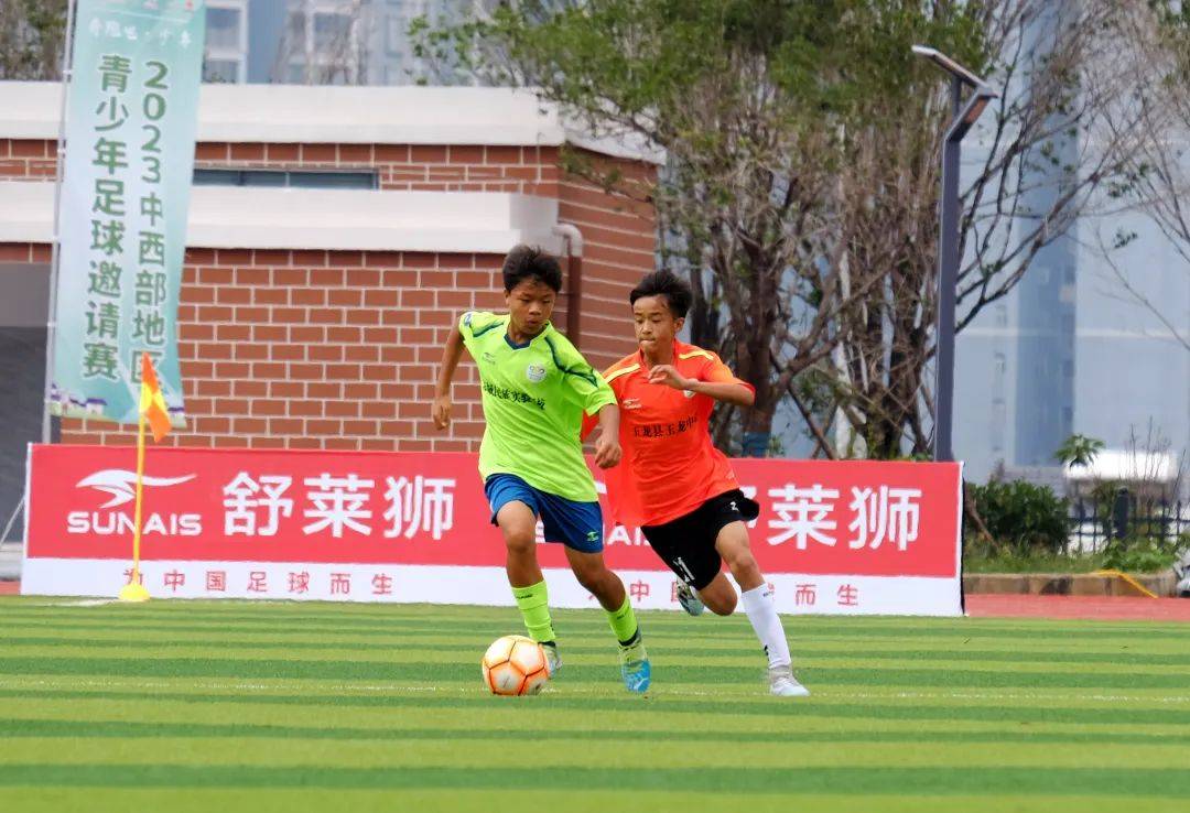 体育热潮不减!足球赛事展现风采风格的简单介绍 体育热潮不减!足球赛事展现风采风格的简单介绍