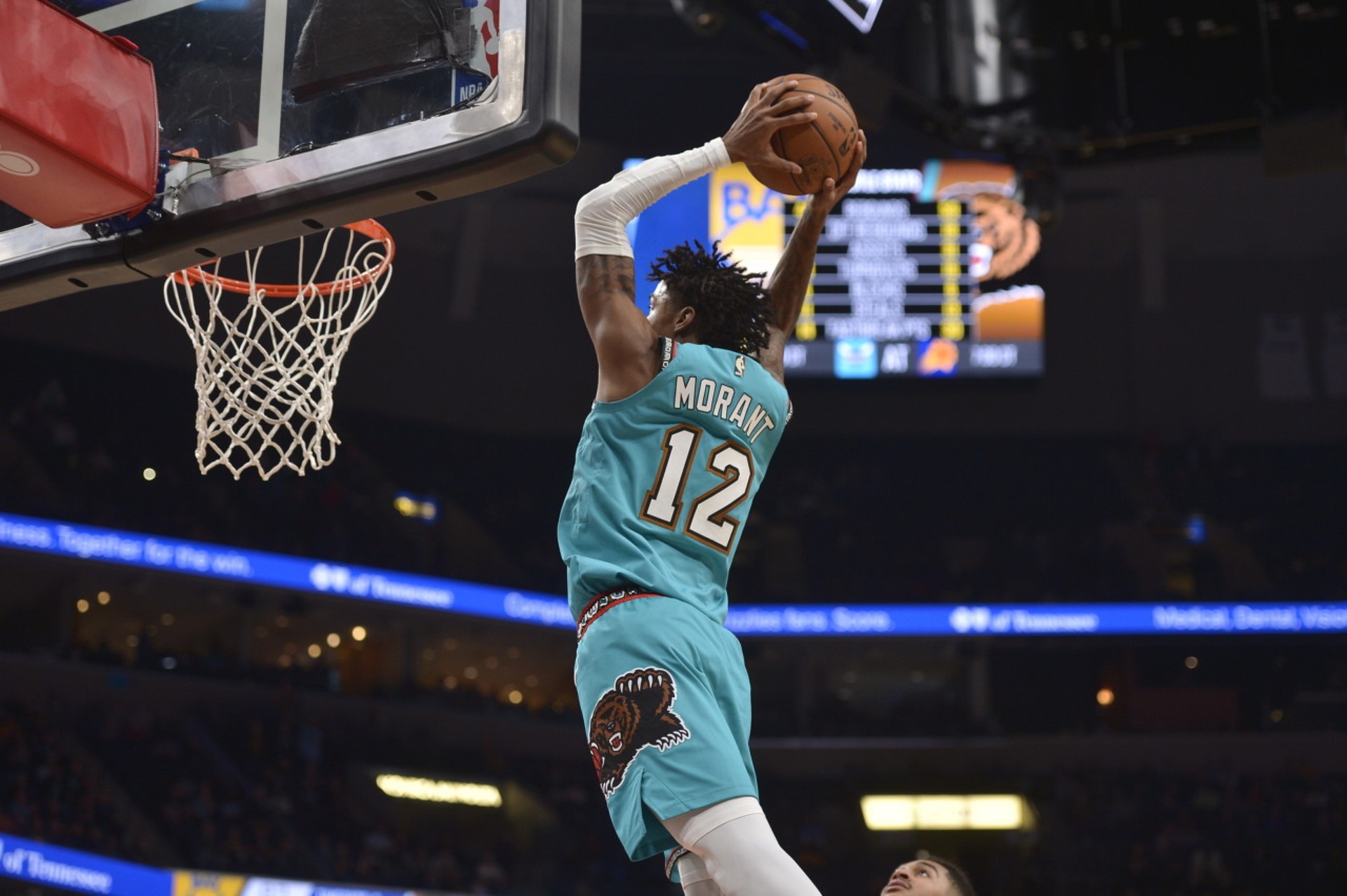 灰熊后卫大爆发，带领球队实现赛季第一胜的简单介绍