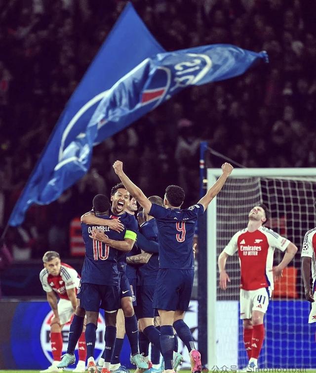 爱游戏app下载-阿森纳攻防两端出击，角逐英超桂冠