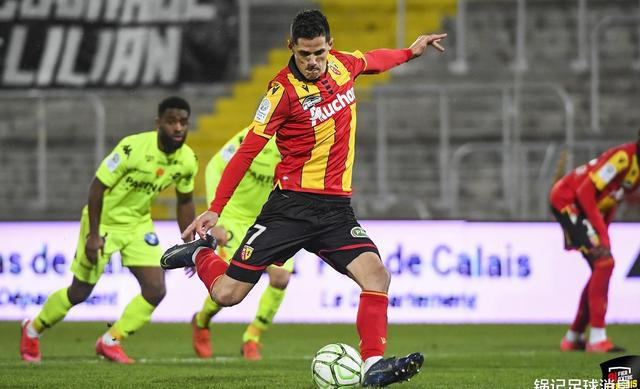 爱游戏亚洲官网-足球明星在法国联赛中的出色表现