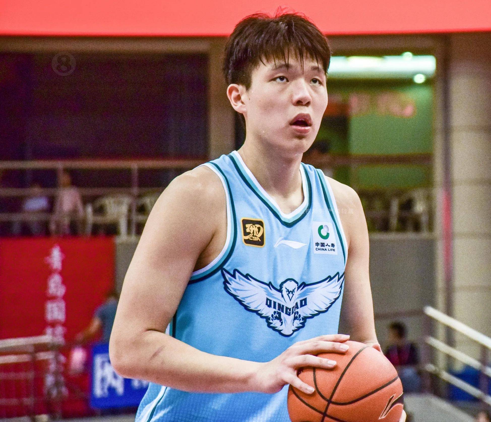 年轻球员表现出色,成功逆袭对手夺魁 年轻球员表现出色,成功逆袭对手夺魁