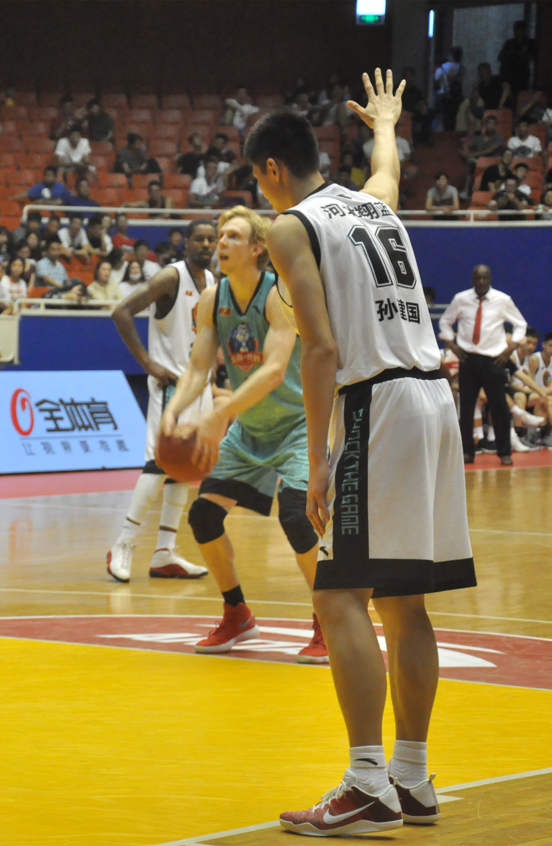 日本篮球联赛收官战,东京烈火火爆逆转夺冠的简单介绍 日本篮球联赛收官战,东京烈火火爆逆转夺冠的简单介绍