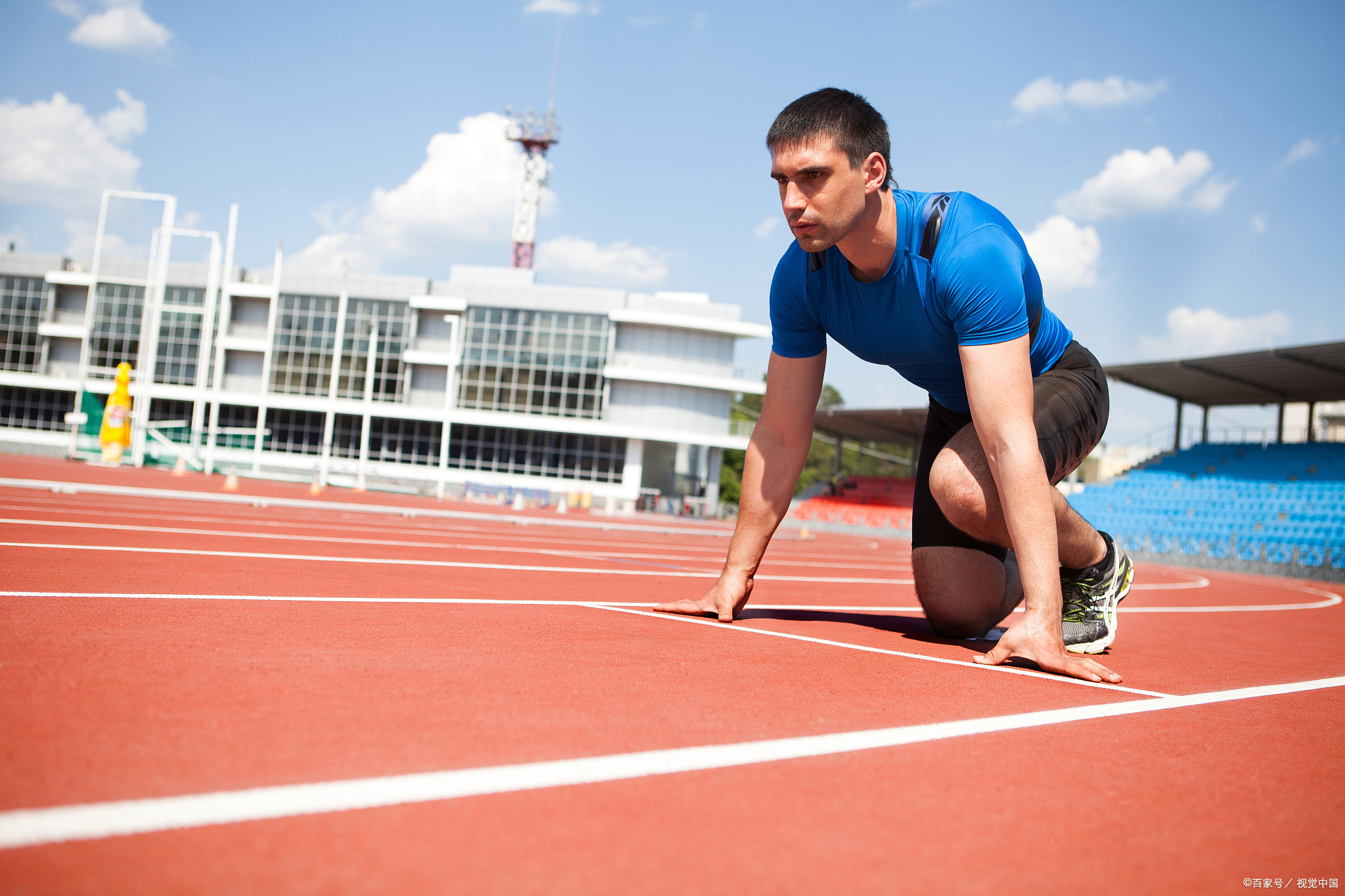 包含短跑比赛中的惊险时刻引发观众热议的词条 包含短跑比赛中的惊险时刻引发观众热议的词条