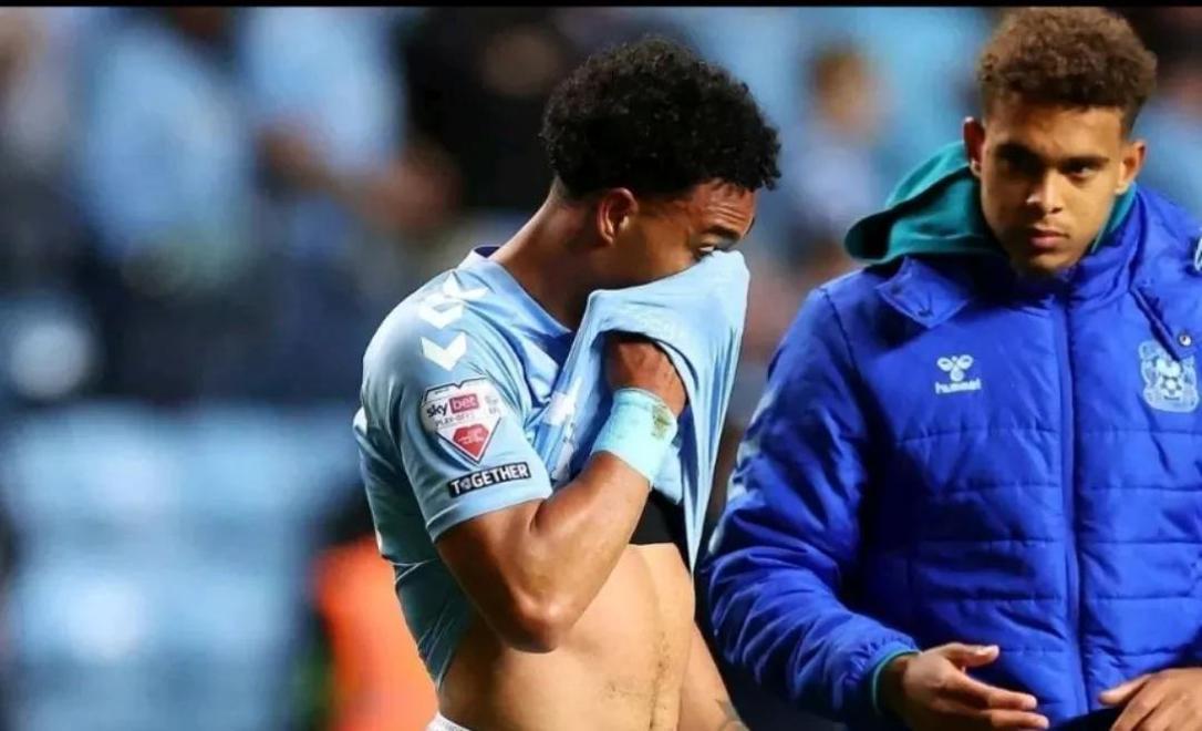 爱游戏入口-包含桑德兰遭遇各项问题，主帅苦恼战术调整的词条