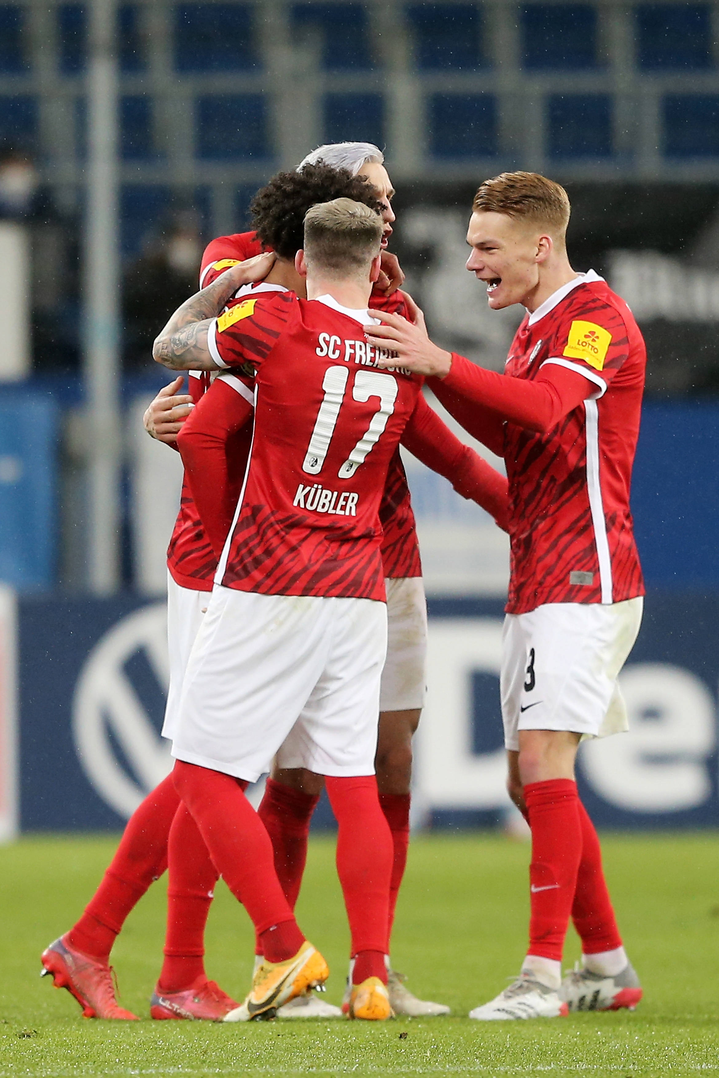 爱游戏网页版登录入口-弗赖堡队客场不敌劲旅，连败局面加重