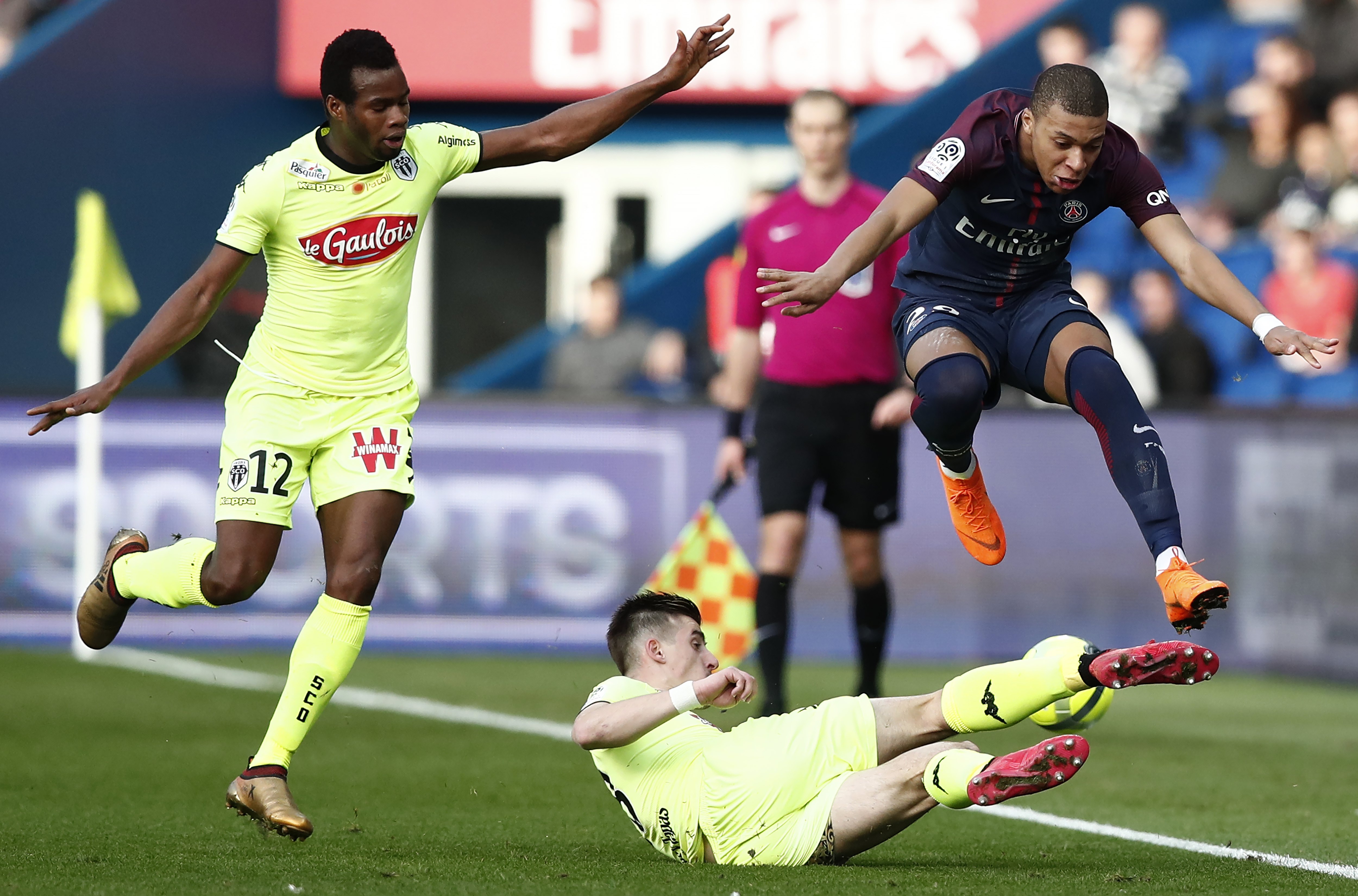 甘冈客场击败昂热，迎来联赛开门红