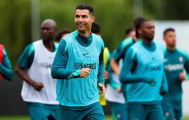 爱游戏入口-波尔多球员集训备战，力争下赛季重返欧洲