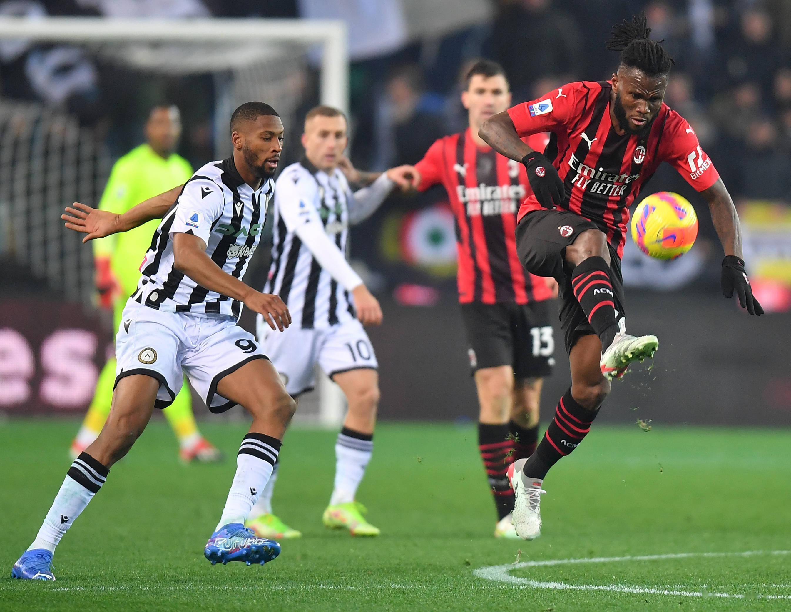 意甲比赛中球员表现抢眼堪称佳作 意甲比赛中球员表现抢眼堪称佳作