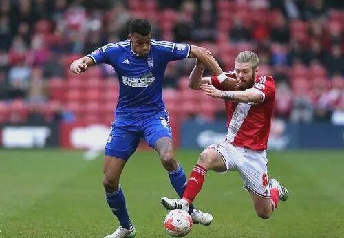 爱游戏亚洲官网-包含罗瑟汉姆联主场胜出，教练团队贺喜导演胜利的词条